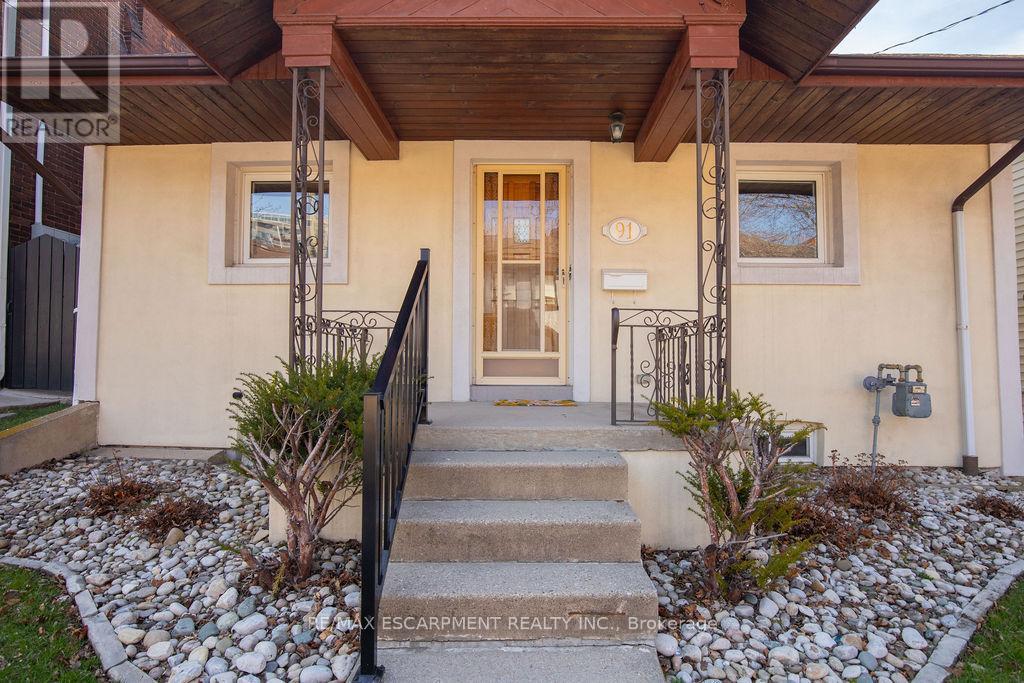 91 Pearl Street N, Hamilton (Strathcona), Ontario  L8R 2Z2 - Photo 2 - X12981526