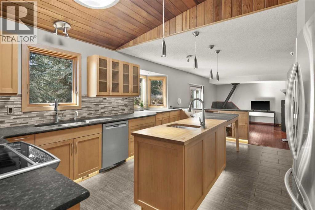 244 Ranchridge Bay NW, Calgary, Alberta