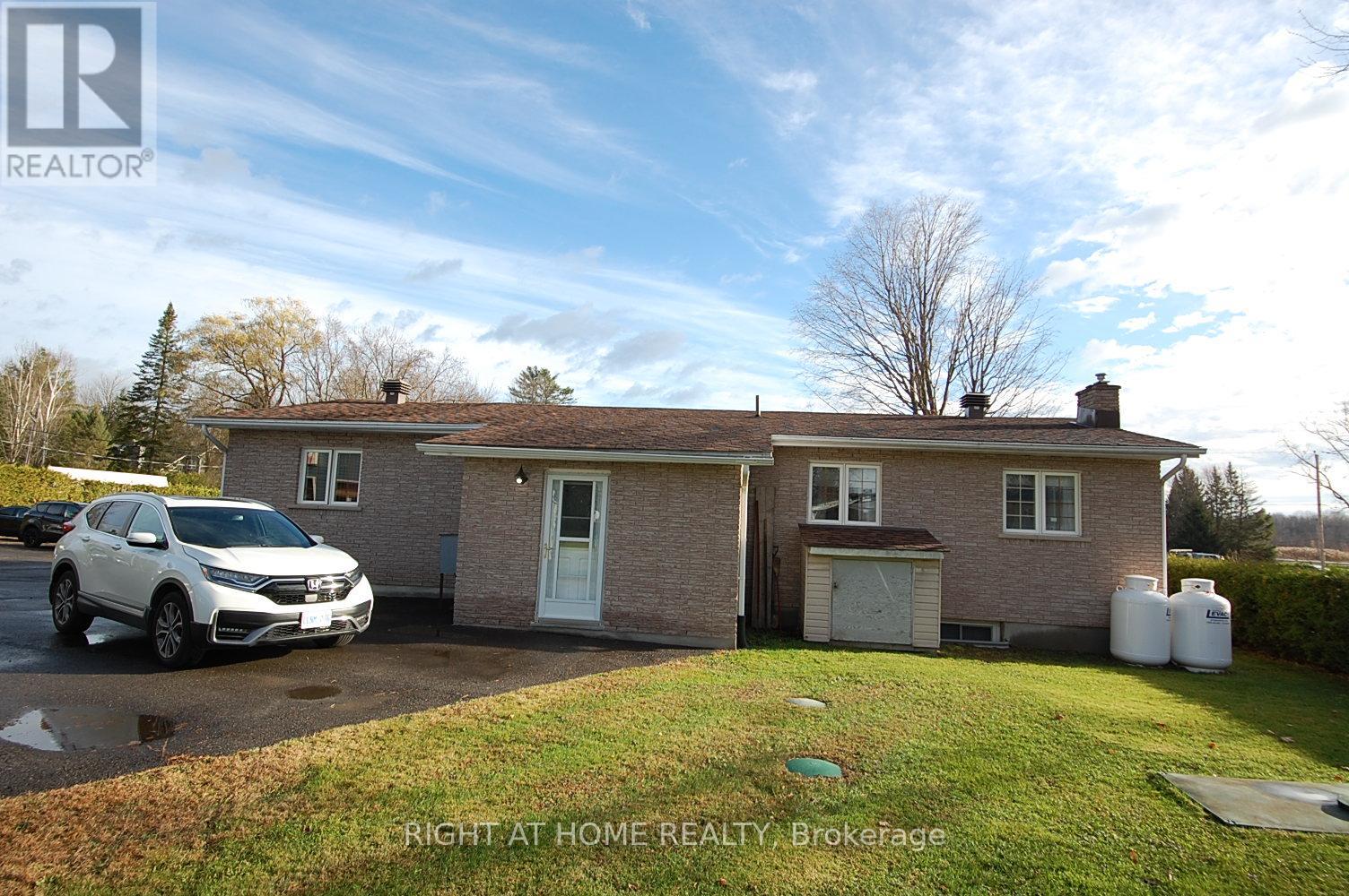 312 Ramage Road, Clarence-Rockland, Ontario  K4K 1K7 - Photo 3 - X12988184