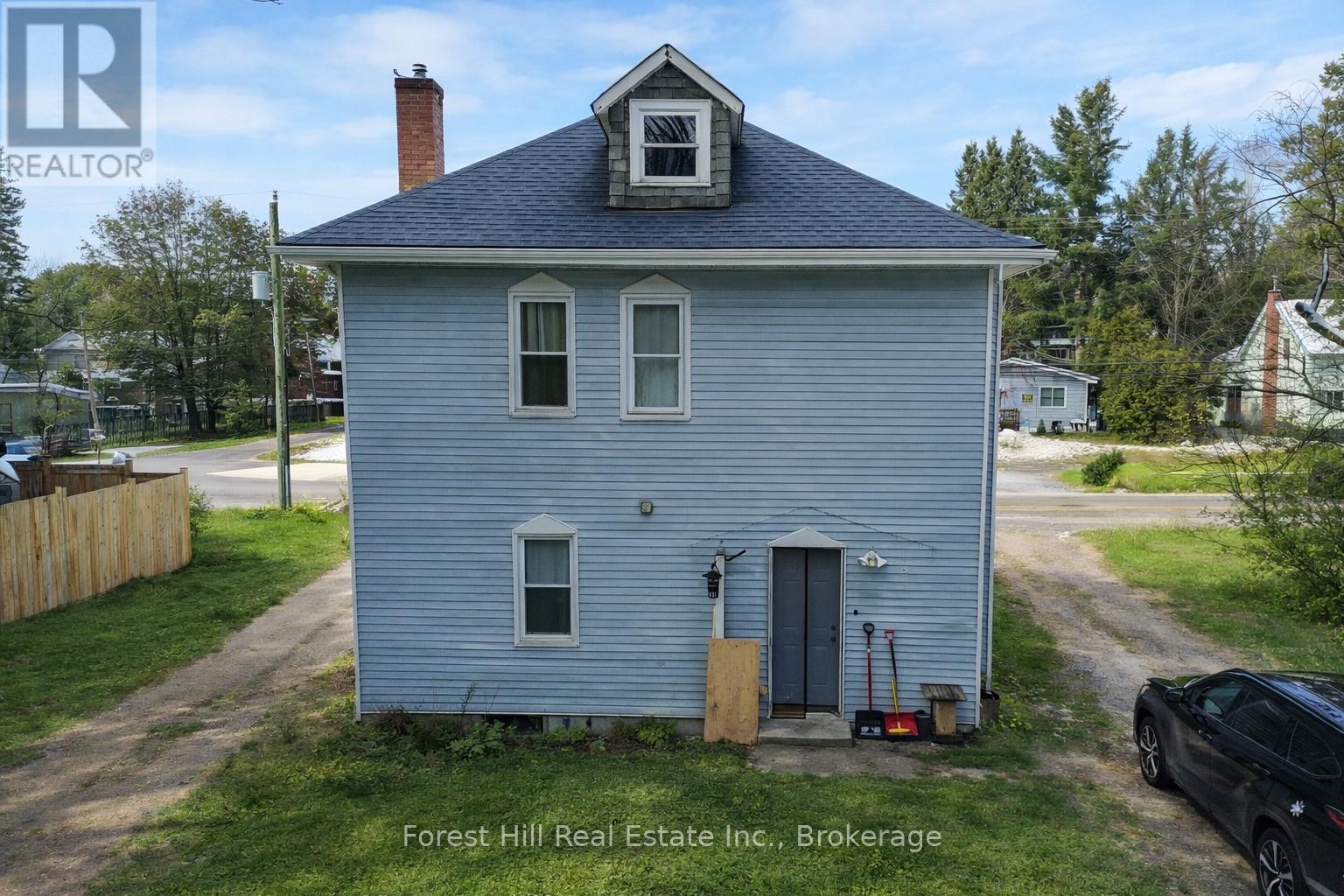 132 Richard Street, Bracebridge, Ontario  P1L 1J3 - Photo 2 - X12703960