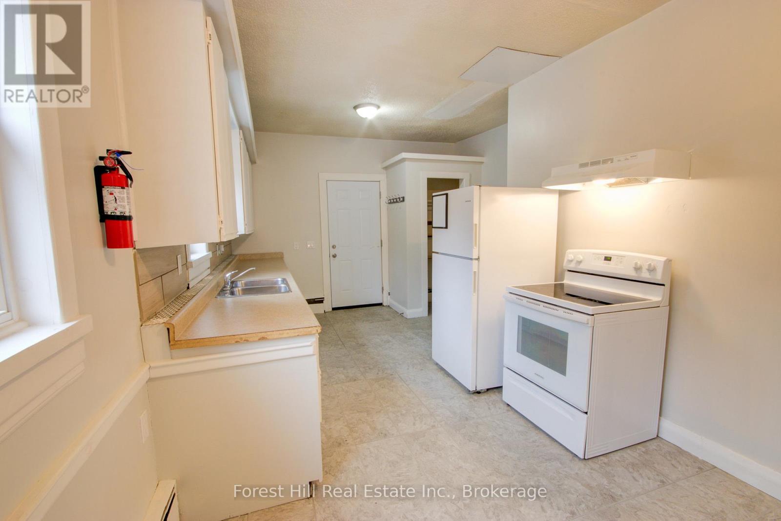 132 Richard Street, Bracebridge, Ontario  P1L 1J3 - Photo 8 - X12703960