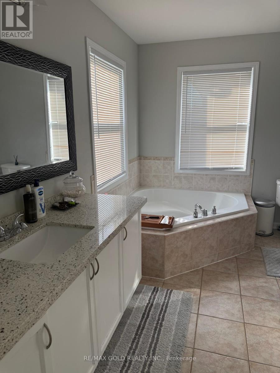 28 Mayo Avenue, Cambridge, Ontario N1T 2E8 - Photo 10 - X12988160