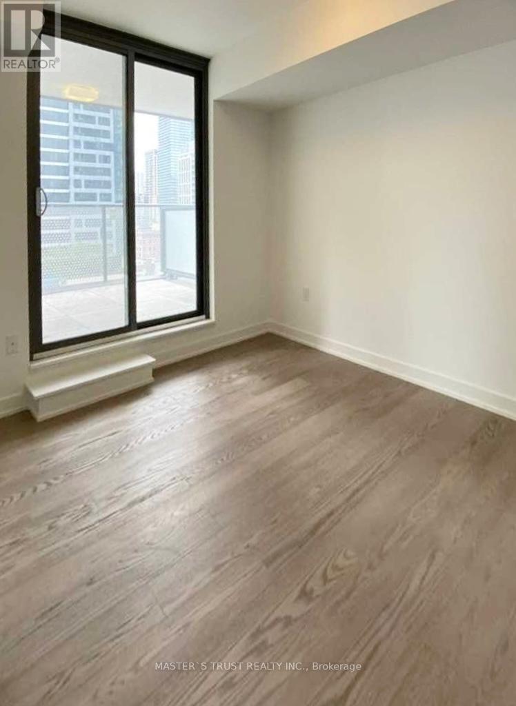 808 - 11 Wellesley Street W, Toronto, Ontario  M4Y 1E8 - Photo 5 - C12988186