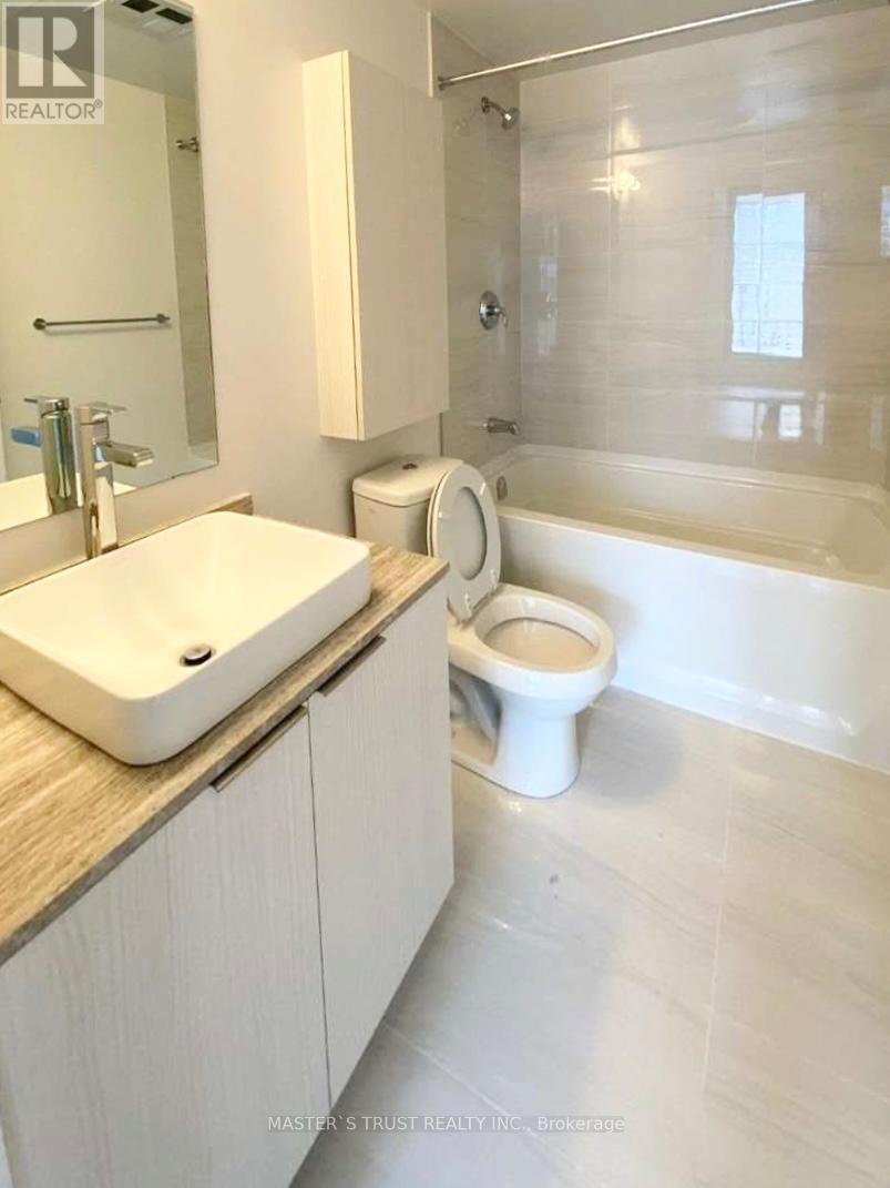 808 - 11 Wellesley Street W, Toronto, Ontario  M4Y 1E8 - Photo 7 - C12988186