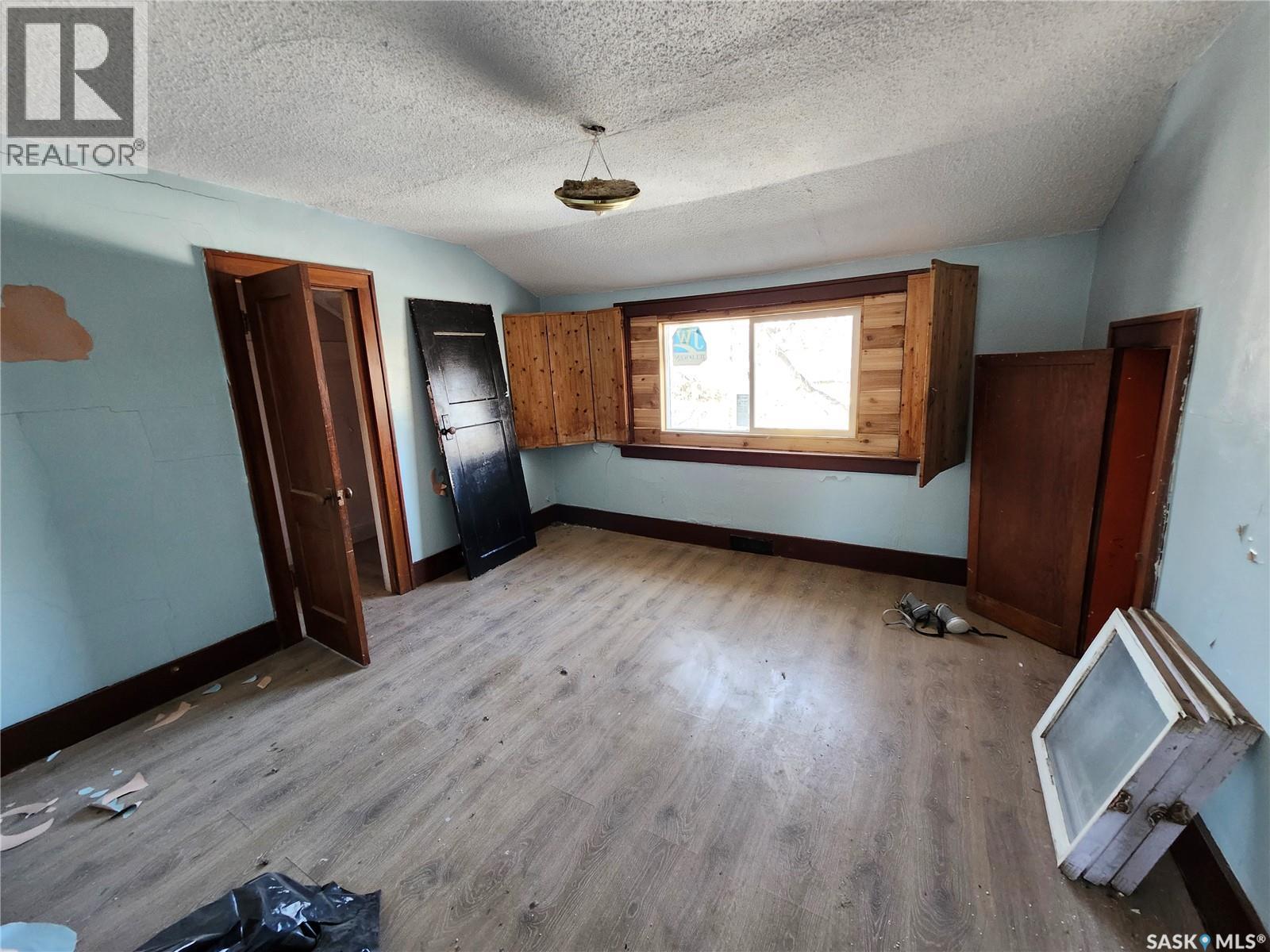 1455 Elphinstone Street, Regina, Saskatchewan  S4T 3M7 - Photo 8 - SK032509