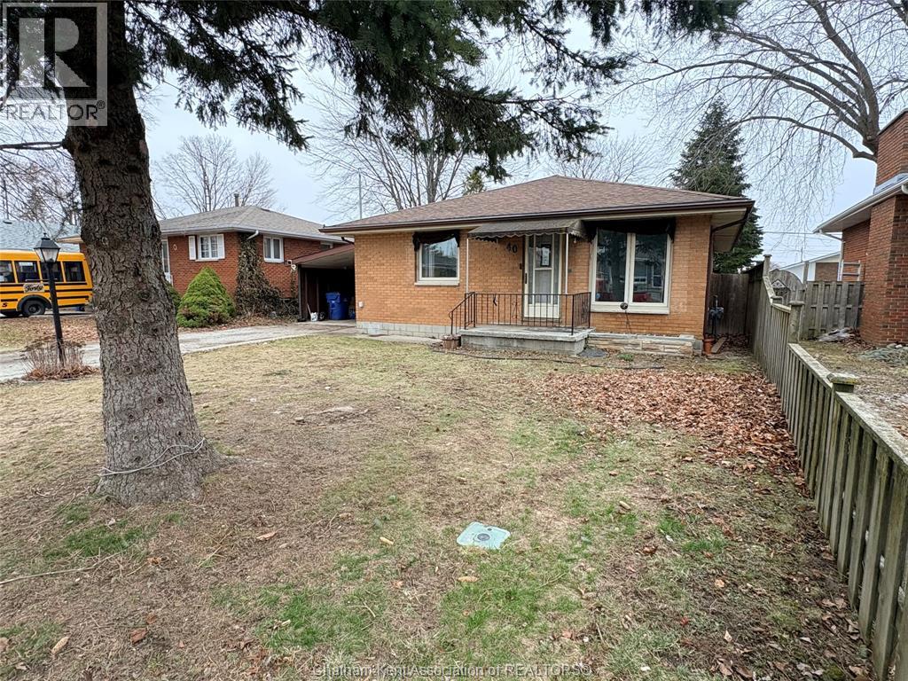 40 Dauw Avenue, Wallaceburg, Ontario  N8A 3N2 - Photo 2 - 26007847