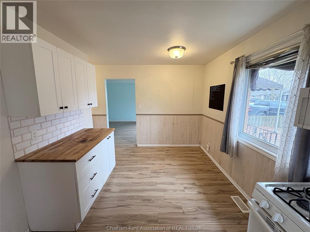 40 Dauw Avenue, Wallaceburg, Ontario  N8A 3N2 - Photo 5 - 26007847