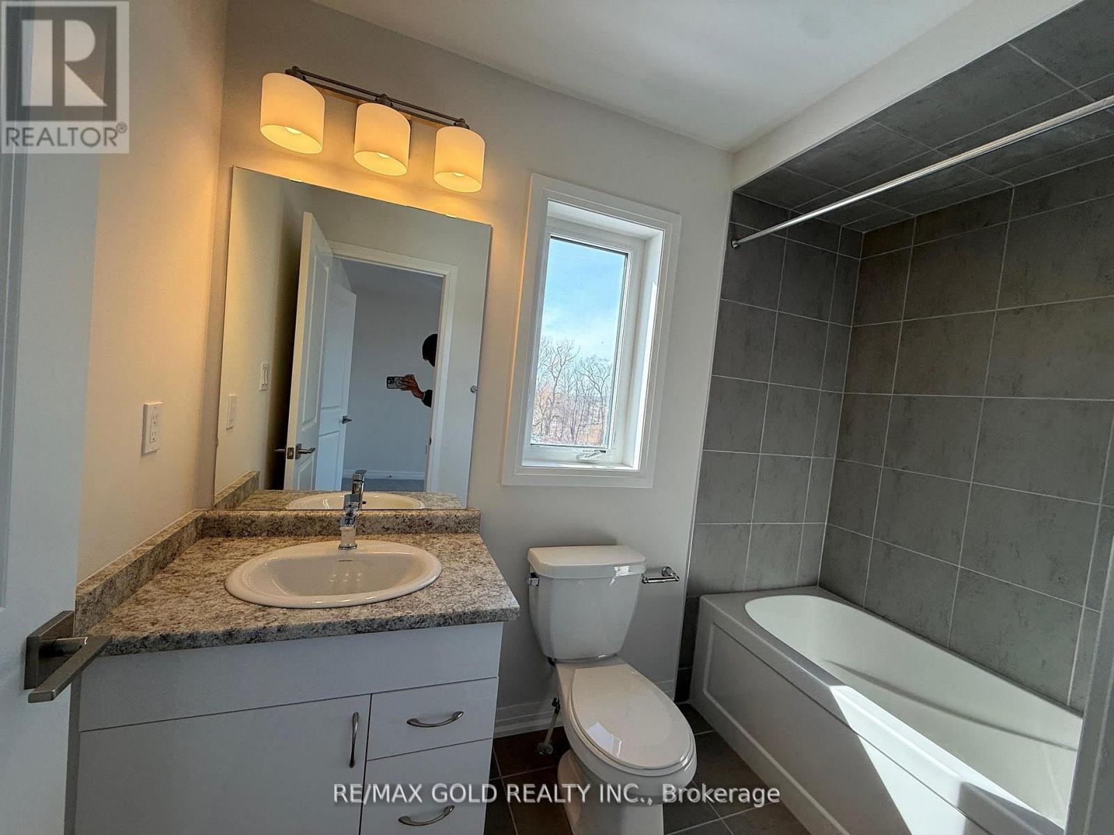 37 - 313 Conklin Road S, Brantford, Ontario  N3T 5L5 - Photo 10 - X12988188