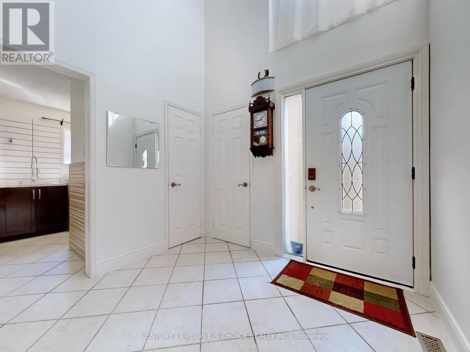 5992 Ladyburn Crescent, Mississauga, Ontario  L5M 4V9 - Photo 3 - W12970696