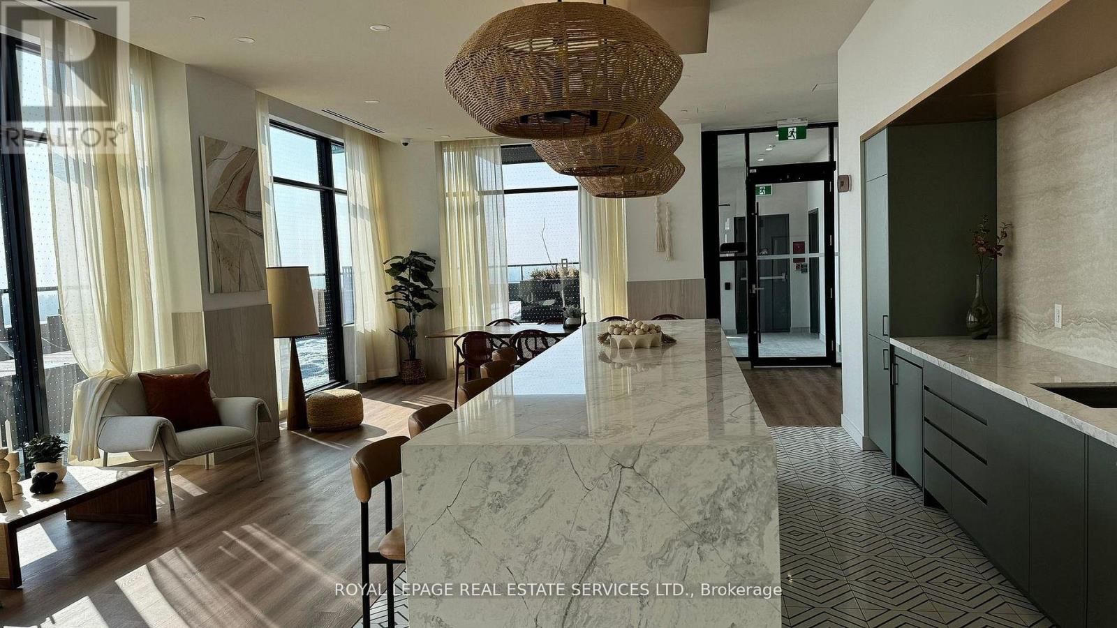 401 - 1660 Bloor Street W, Toronto (High Park North), Ontario  M6P 0C6 - Photo 12 - W12987620