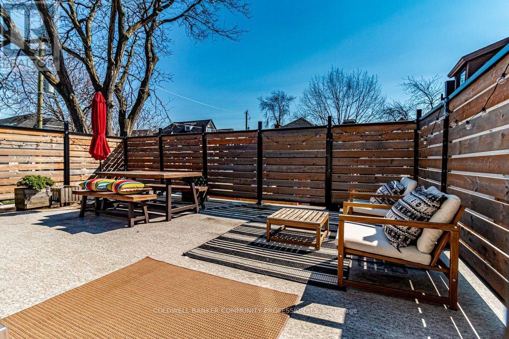 14 Reginald Street, Hamilton (Kirkendall), Ontario  L8P 3X9 - Photo 4 - X12987334