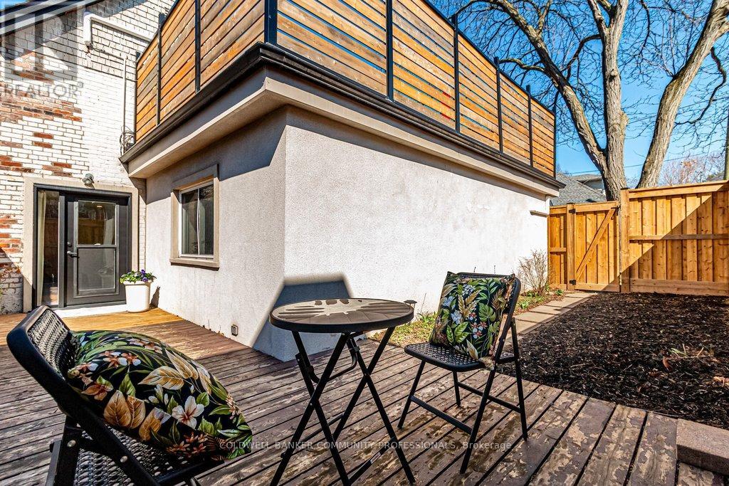 14 Reginald Street, Hamilton (Kirkendall), Ontario  L8P 3X9 - Photo 3 - X12987334