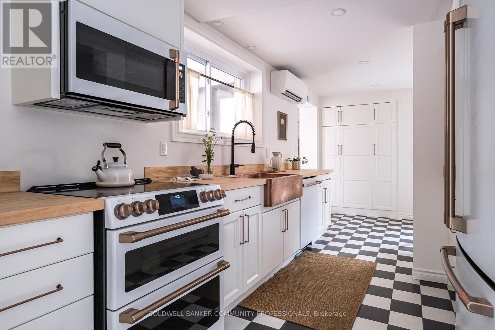 14 REGINALD STREET, hamilton (kirkendall), Ontario