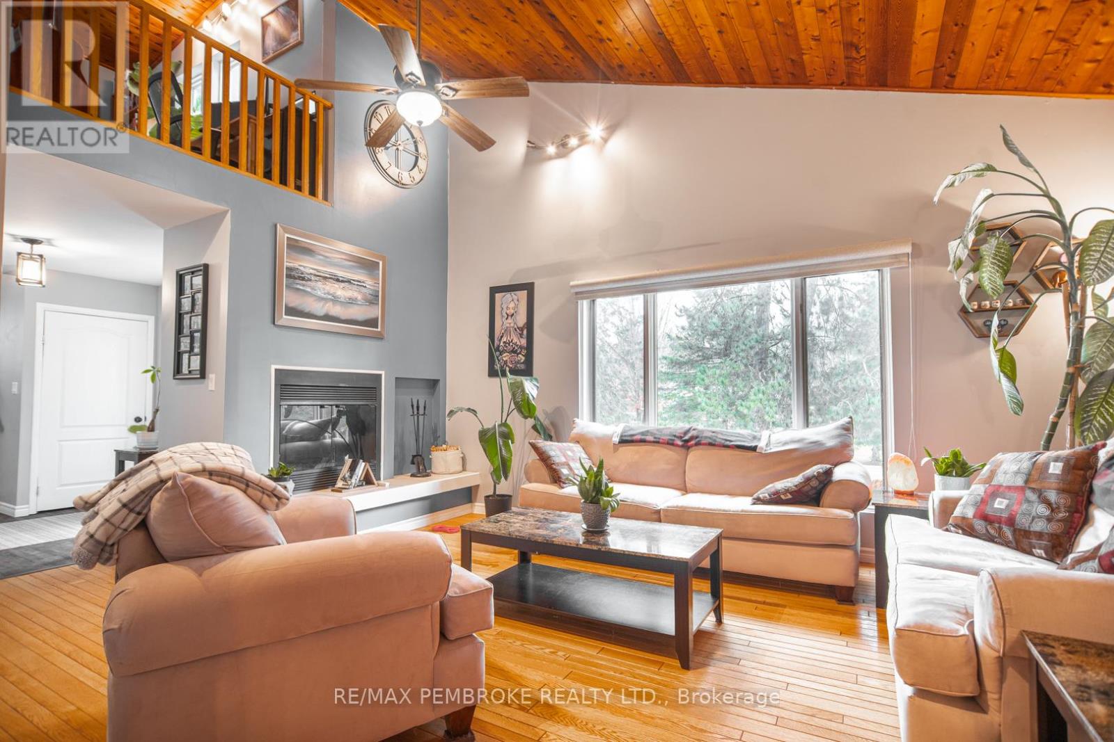 177 Sylvan Drive, Petawawa, Ontario  K8A 6W7 - Photo 4 - X12848004