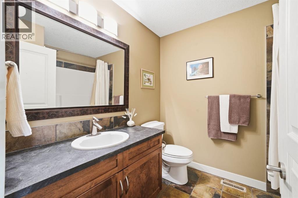 1 River Heights Green, Cochrane, Alberta  T4C 0J6 - Photo 27 - A2295374