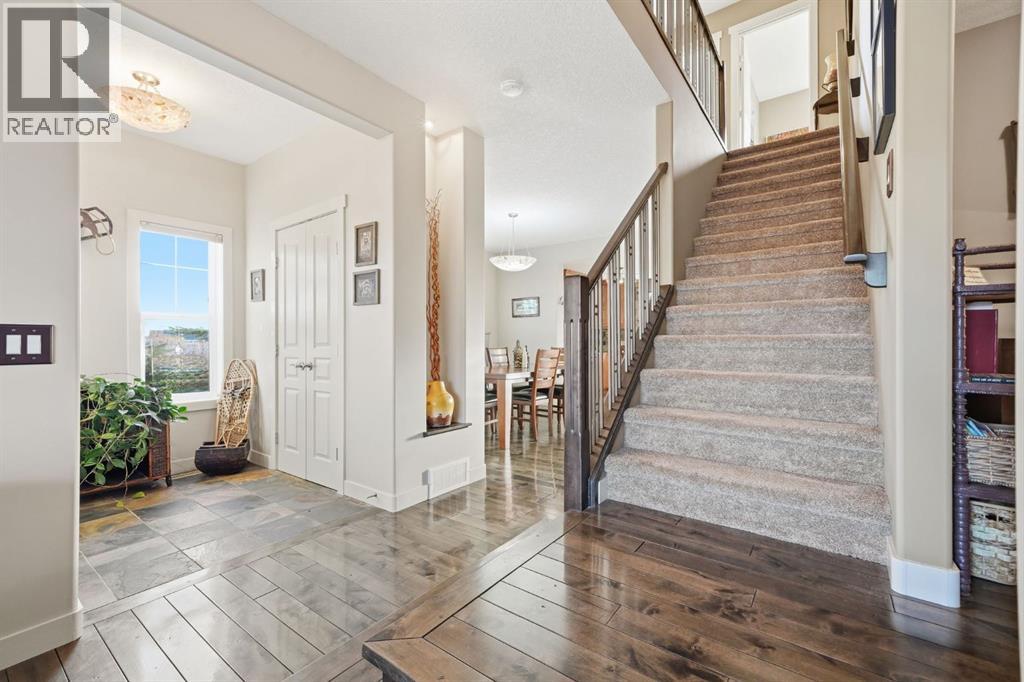 1 River Heights Green, Cochrane, Alberta  T4C 0J6 - Photo 6 - A2295374