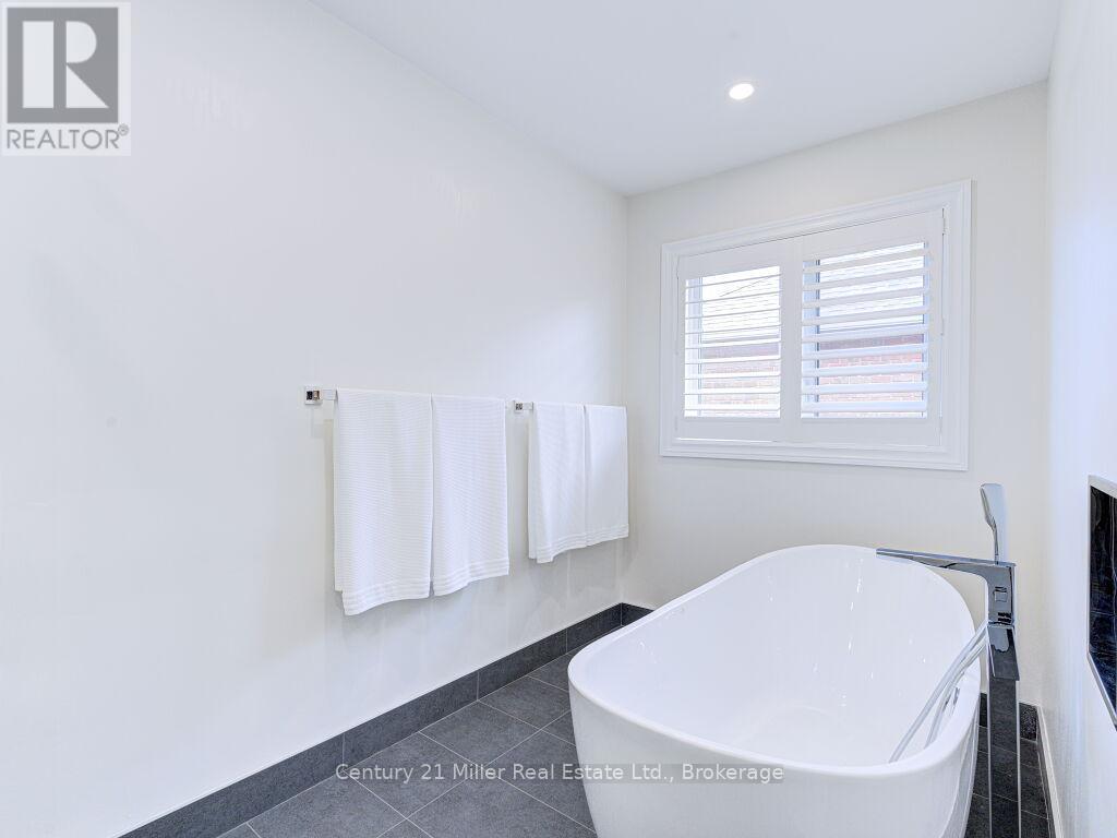 2128 Arbourview Drive, Oakville, Ontario  L6M 3N9 - Photo 27 - W12922374