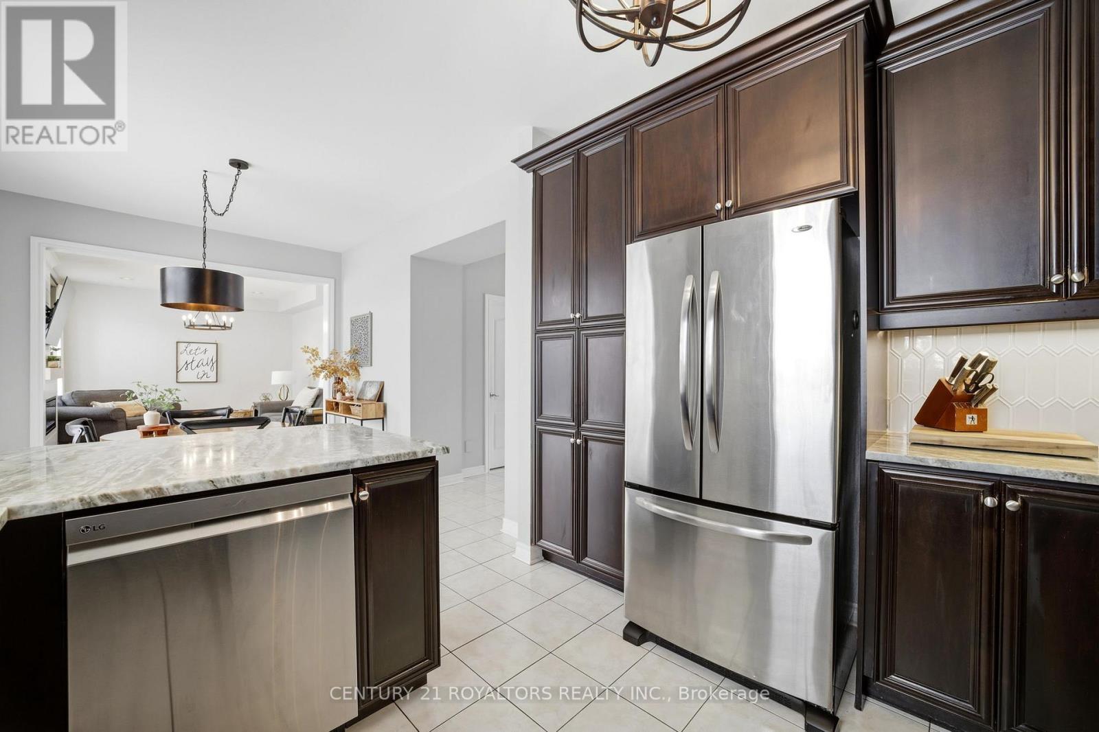 74 Latimer Avenue, Essa, Ontario  L0M 1B5 - Photo 12 - N12887762