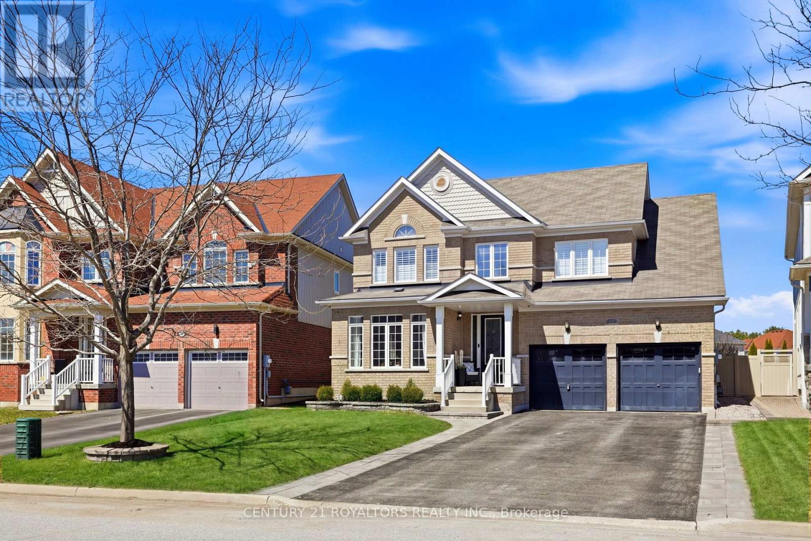 74 Latimer Avenue, Essa, Ontario  L0M 1B5 - Photo 2 - N12887762