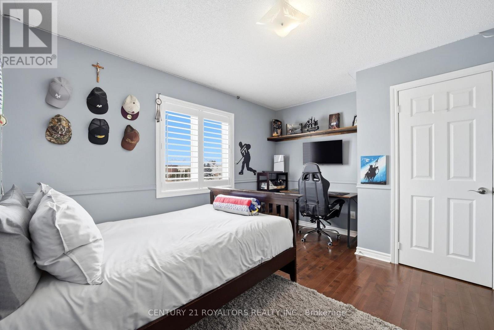 74 Latimer Avenue, Essa, Ontario  L0M 1B5 - Photo 32 - N12887762