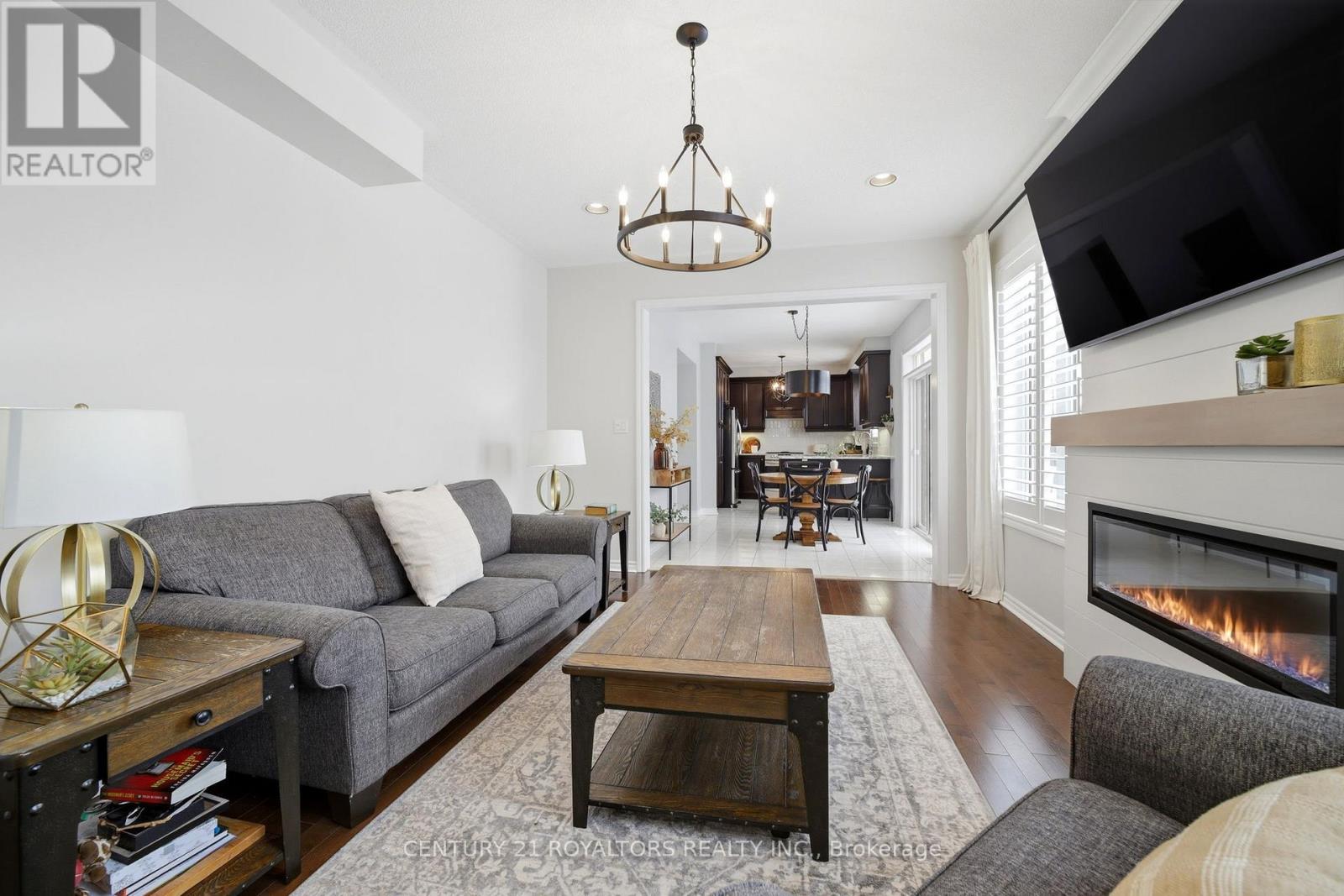 74 Latimer Avenue, Essa, Ontario  L0M 1B5 - Photo 9 - N12887762