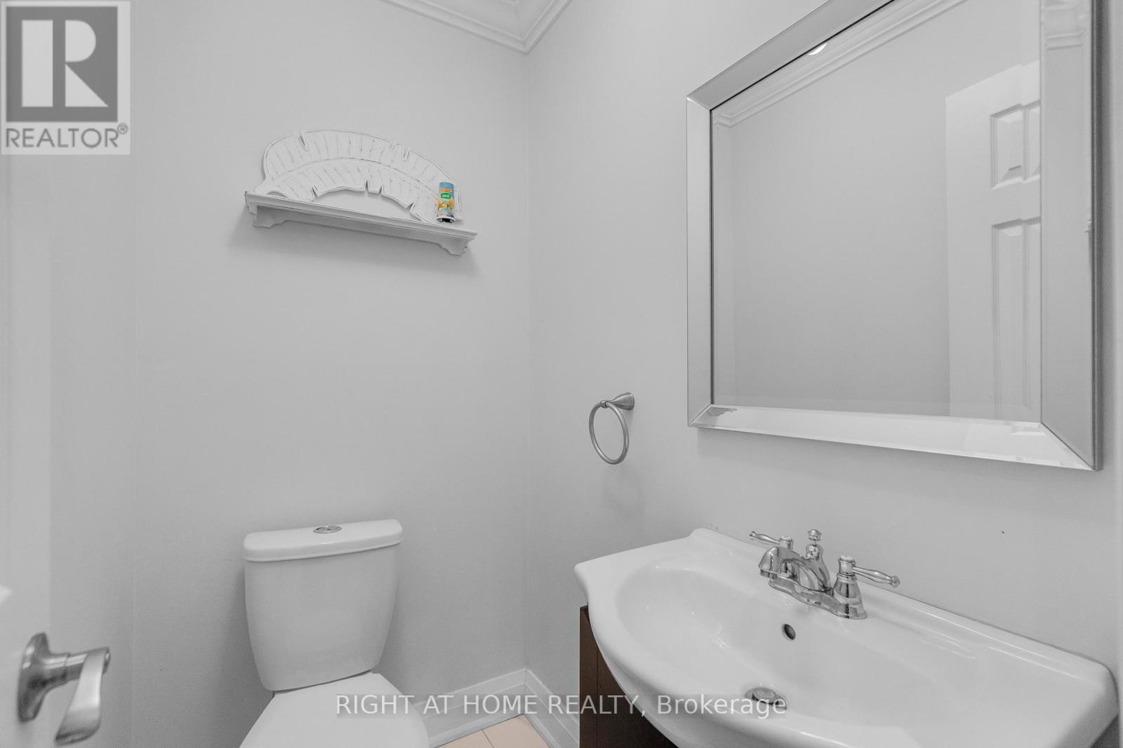 5473 Schueller Crescent, Burlington, Ontario  L7L 3T1 - Photo 15 - W12814126