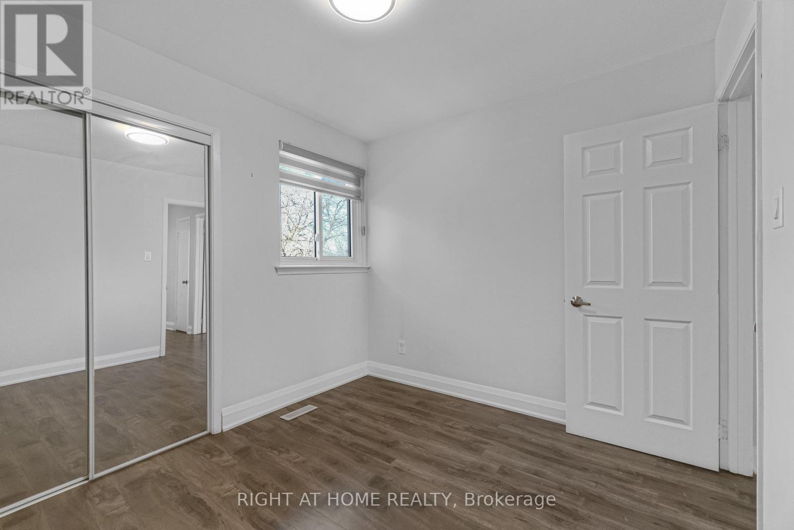 5473 Schueller Crescent, Burlington, Ontario  L7L 3T1 - Photo 23 - W12814126