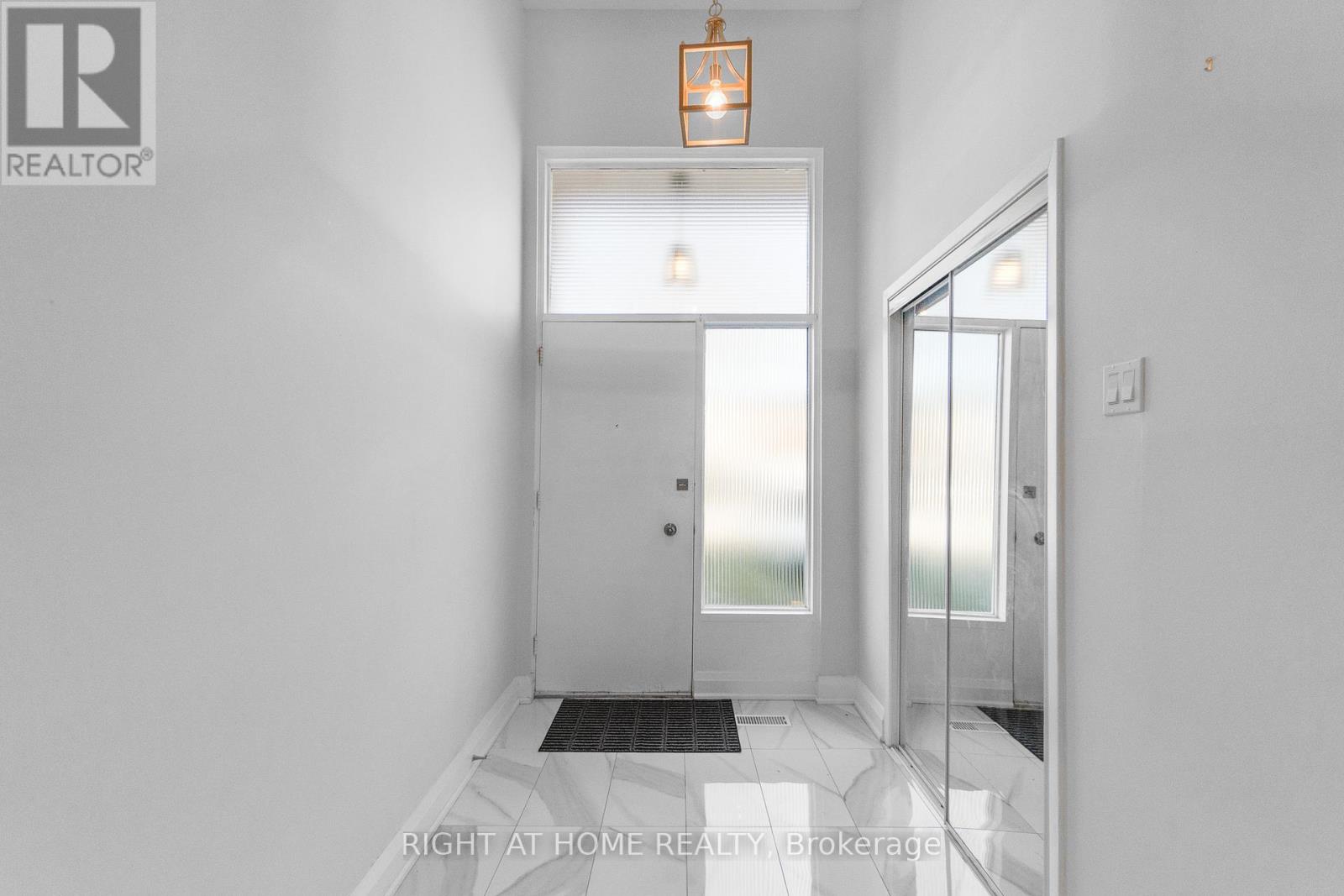 5473 Schueller Crescent, Burlington, Ontario  L7L 3T1 - Photo 4 - W12814126