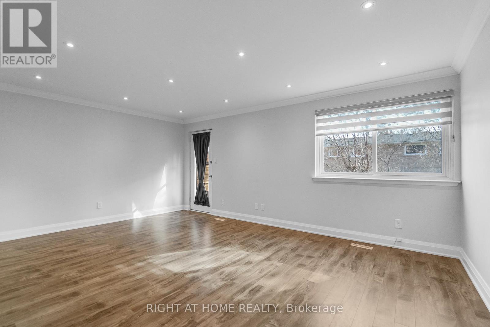 5473 Schueller Crescent, Burlington, Ontario  L7L 3T1 - Photo 6 - W12814126