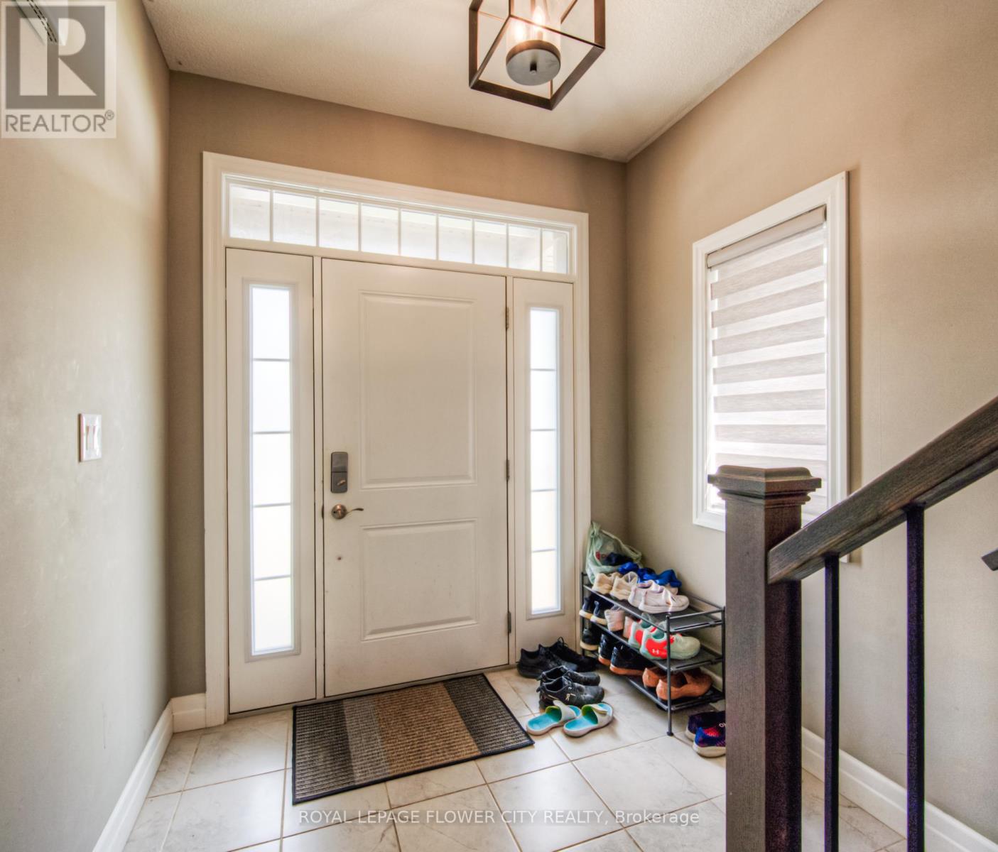 43 Pondcliffe Drive, Kitchener, Ontario  N2R 0B5 - Photo 4 - X12985330