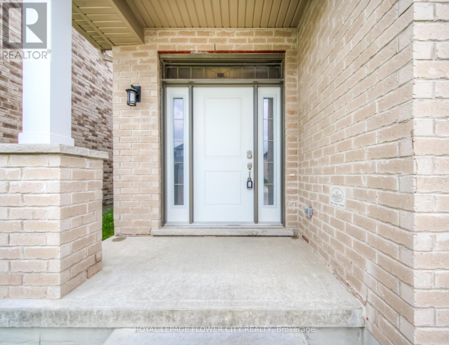 43 Pondcliffe Drive, Kitchener, Ontario  N2R 0B5 - Photo 3 - X12985330