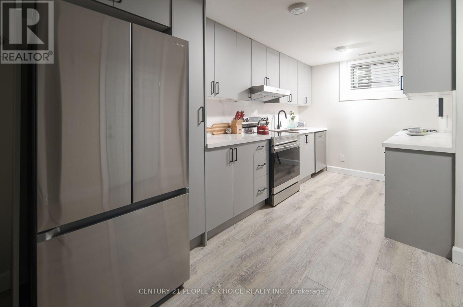 37 Bentworth Avenue, Toronto, Ontario  M6A 1P1 - Photo 20 - W12841994