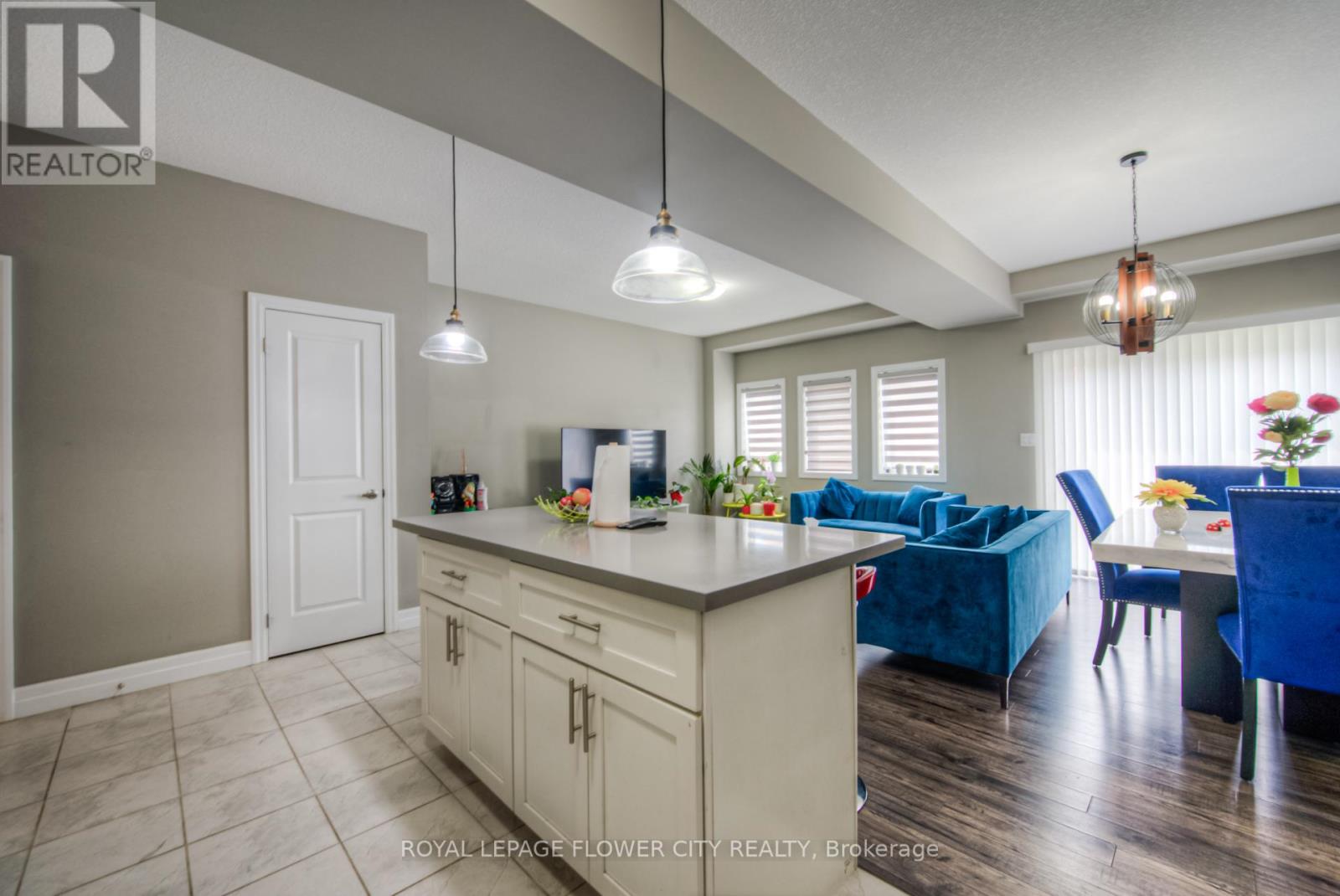 43 Pondcliffe Drive, Kitchener, Ontario  N2R 0B5 - Photo 9 - X12985330