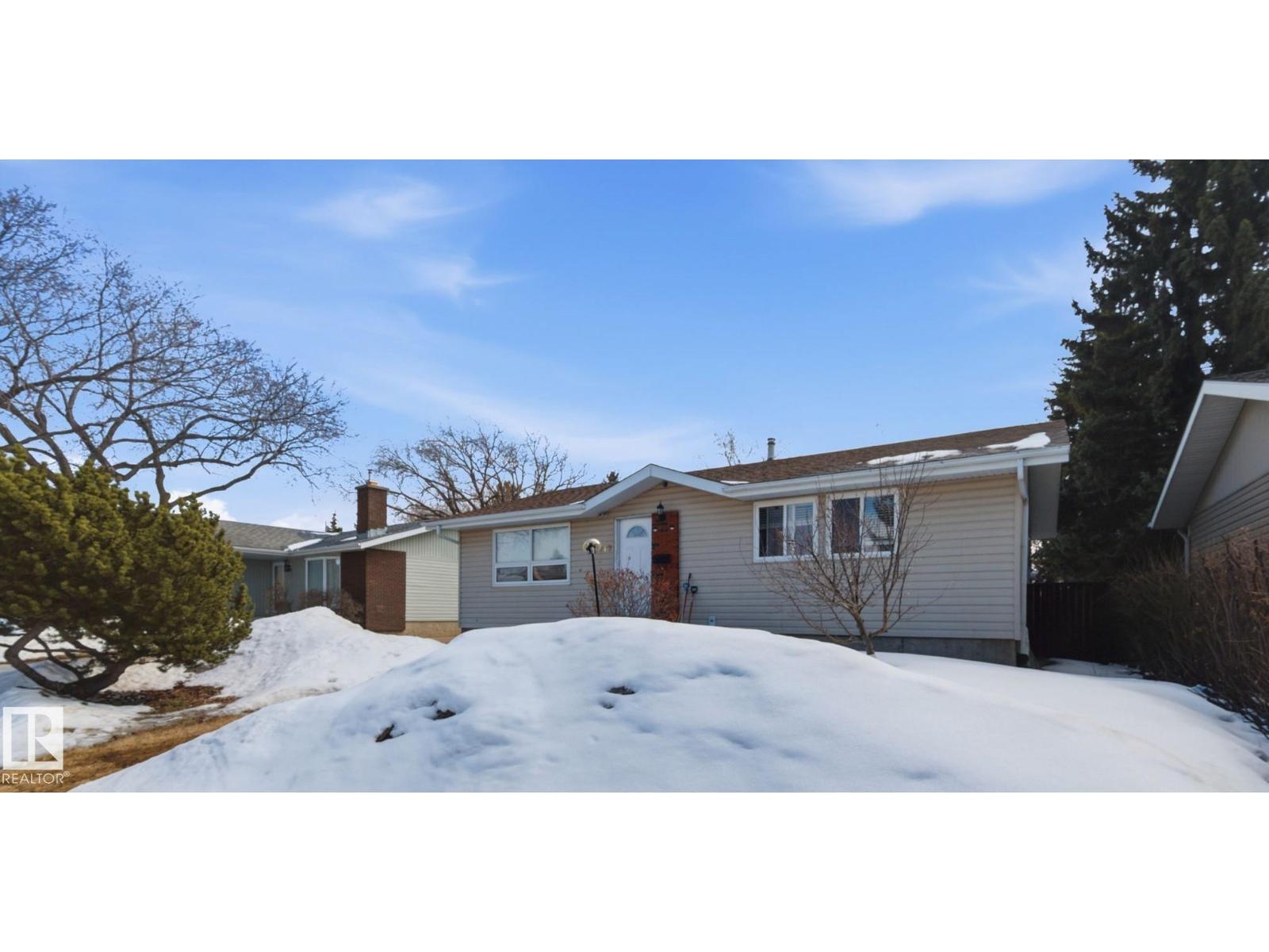 10617 167a Av Nw, Edmonton, Alberta  T5X 2Y9 - Photo 2 - E4481302