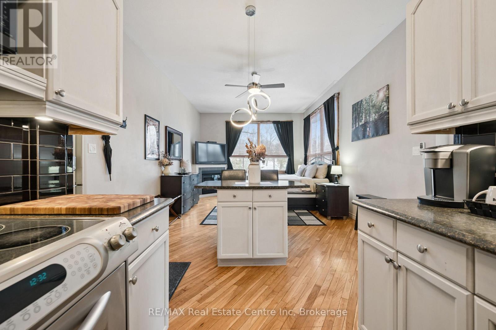 13 Mill Street E, Centre Wellington, Ontario  N0B 1S0 - Photo 13 - X12988202