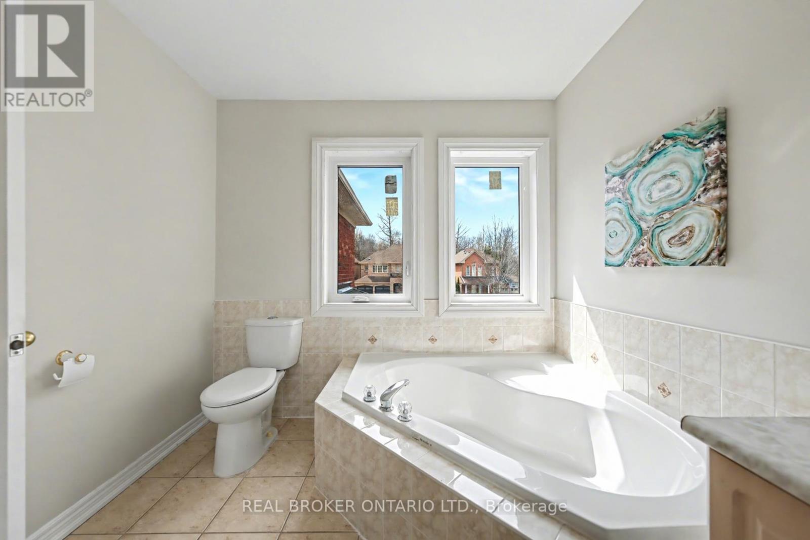 33 Kingshill Road, Richmond Hill, Ontario  L4E 4B1 - Photo 17 - N12980726