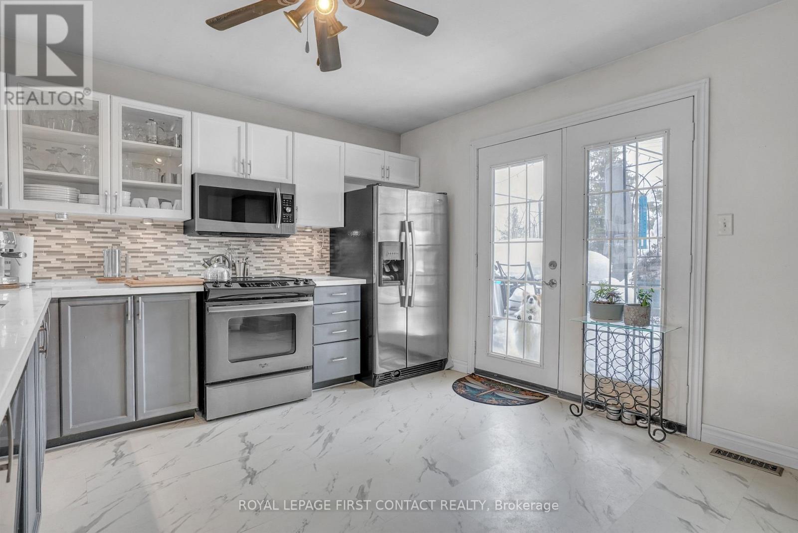 28 Hewitt Place, Barrie, Ontario  L4M 7B3 - Photo 12 - S12770876