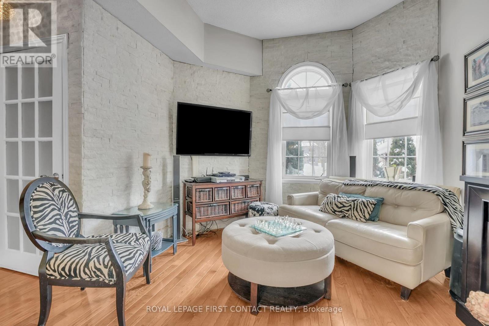 28 Hewitt Place, Barrie, Ontario  L4M 7B3 - Photo 6 - S12770876