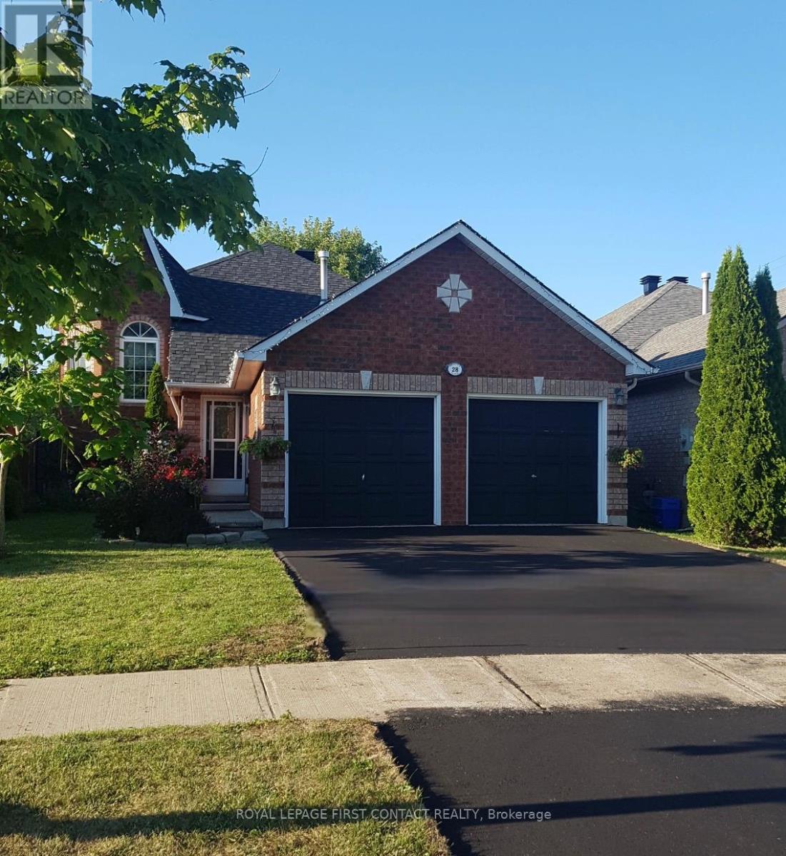 28 HEWITT PLACE, Barrie, Ontario