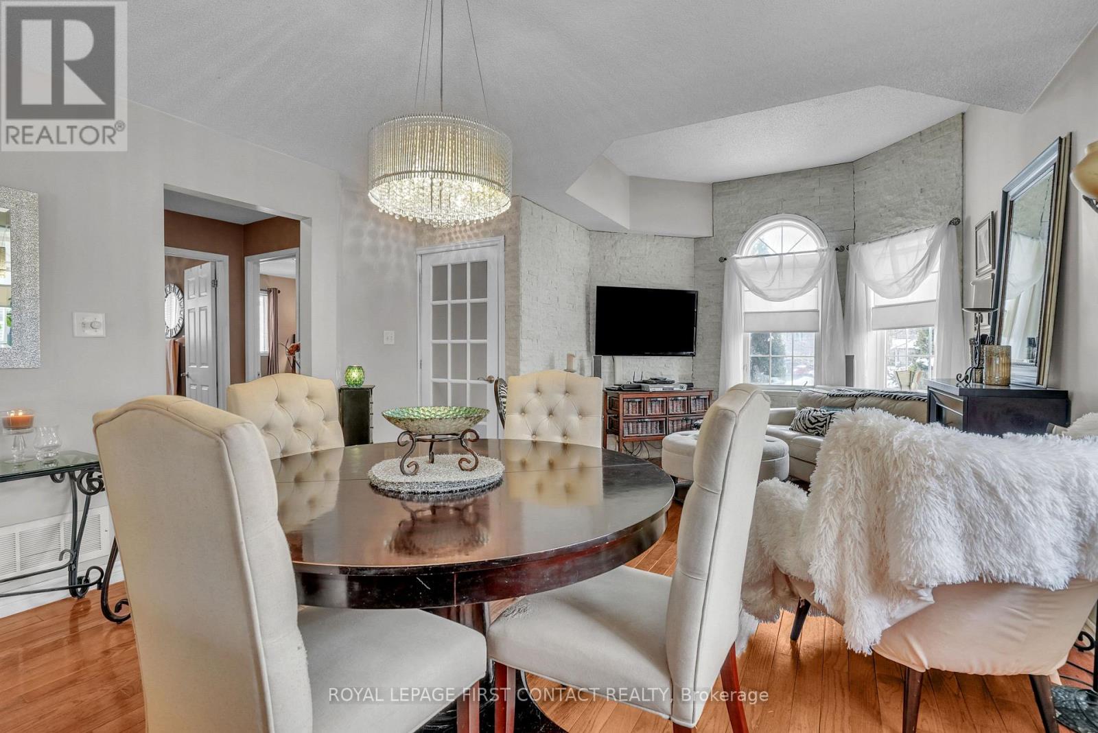 28 Hewitt Place, Barrie, Ontario  L4M 7B3 - Photo 7 - S12770876