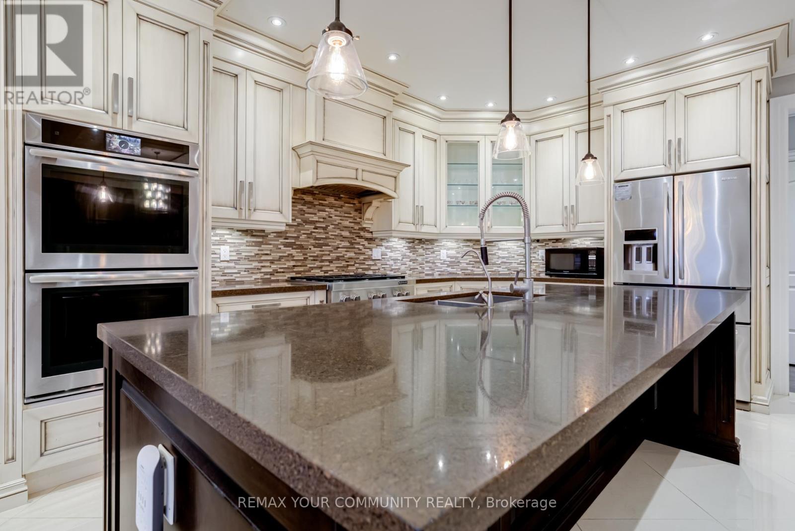 20111 Bathurst Street E, East Gwillimbury, Ontario  L9N 1N3 - Photo 16 - N12988238