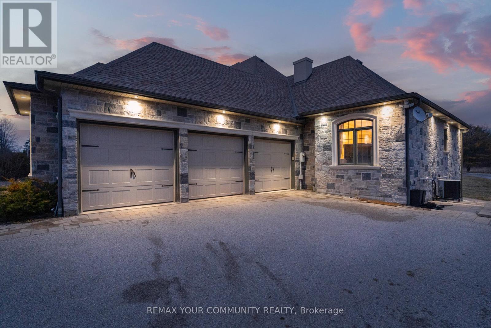 20111 Bathurst Street E, East Gwillimbury, Ontario  L9N 1N3 - Photo 2 - N12988238