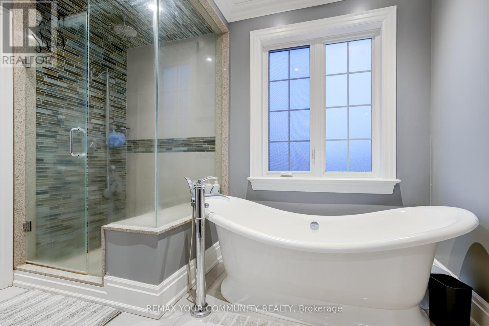 20111 Bathurst Street E, East Gwillimbury, Ontario  L9N 1N3 - Photo 22 - N12988238