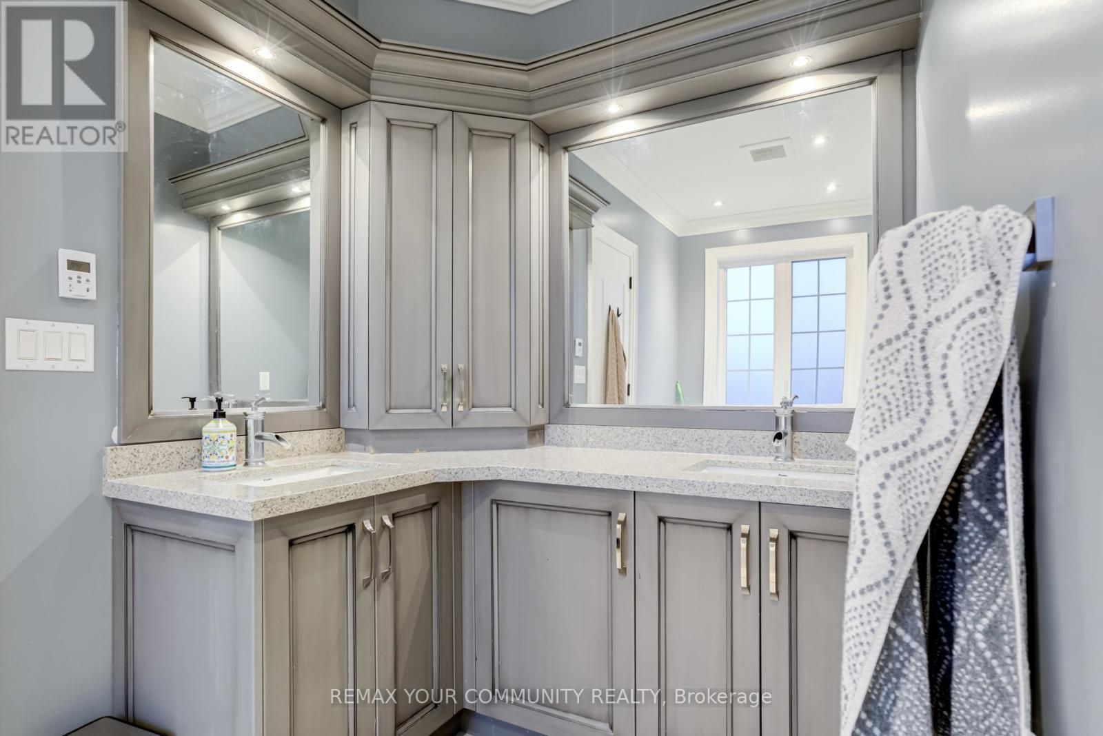 20111 Bathurst Street E, East Gwillimbury, Ontario  L9N 1N3 - Photo 23 - N12988238