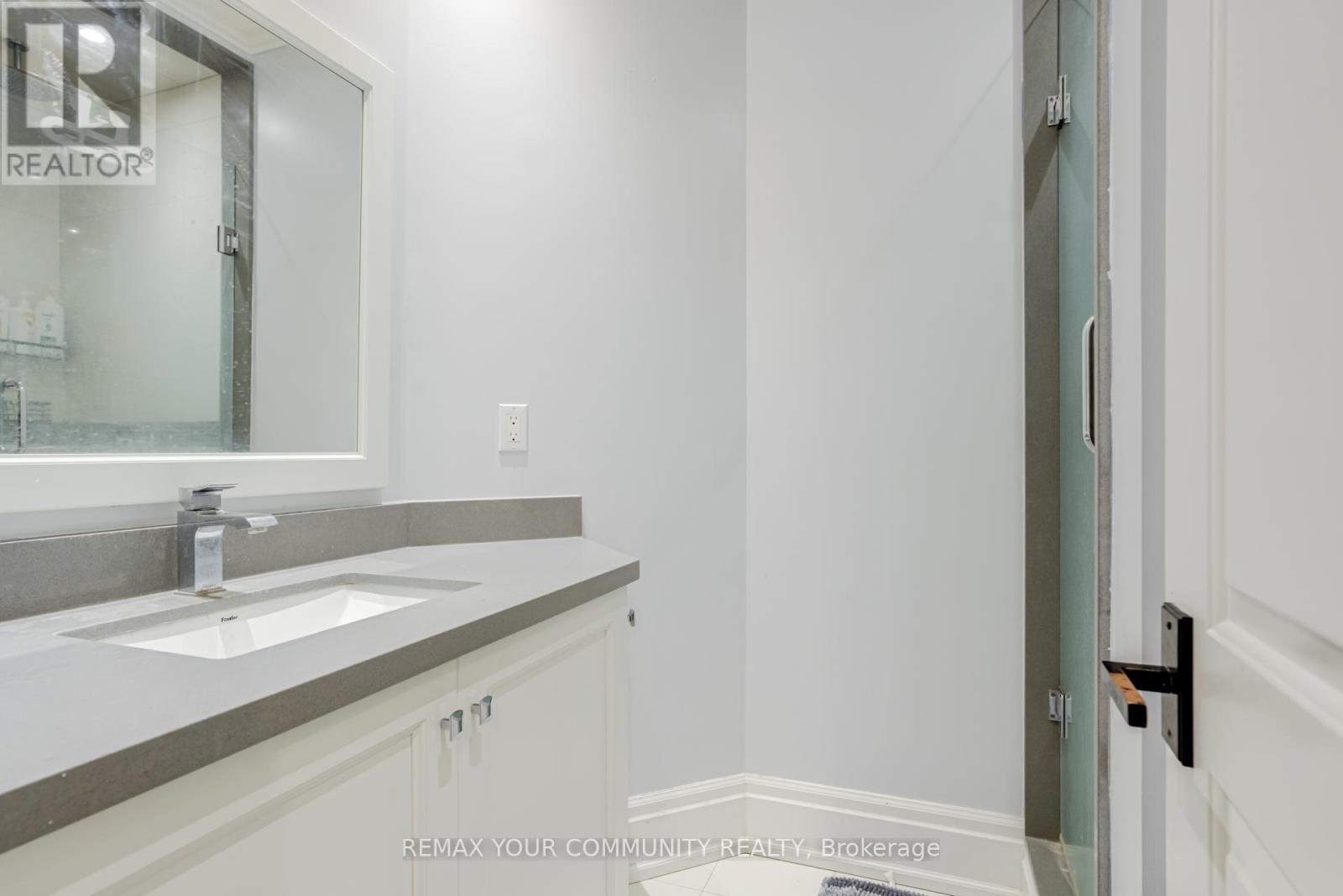 20111 Bathurst Street E, East Gwillimbury, Ontario  L9N 1N3 - Photo 38 - N12988238