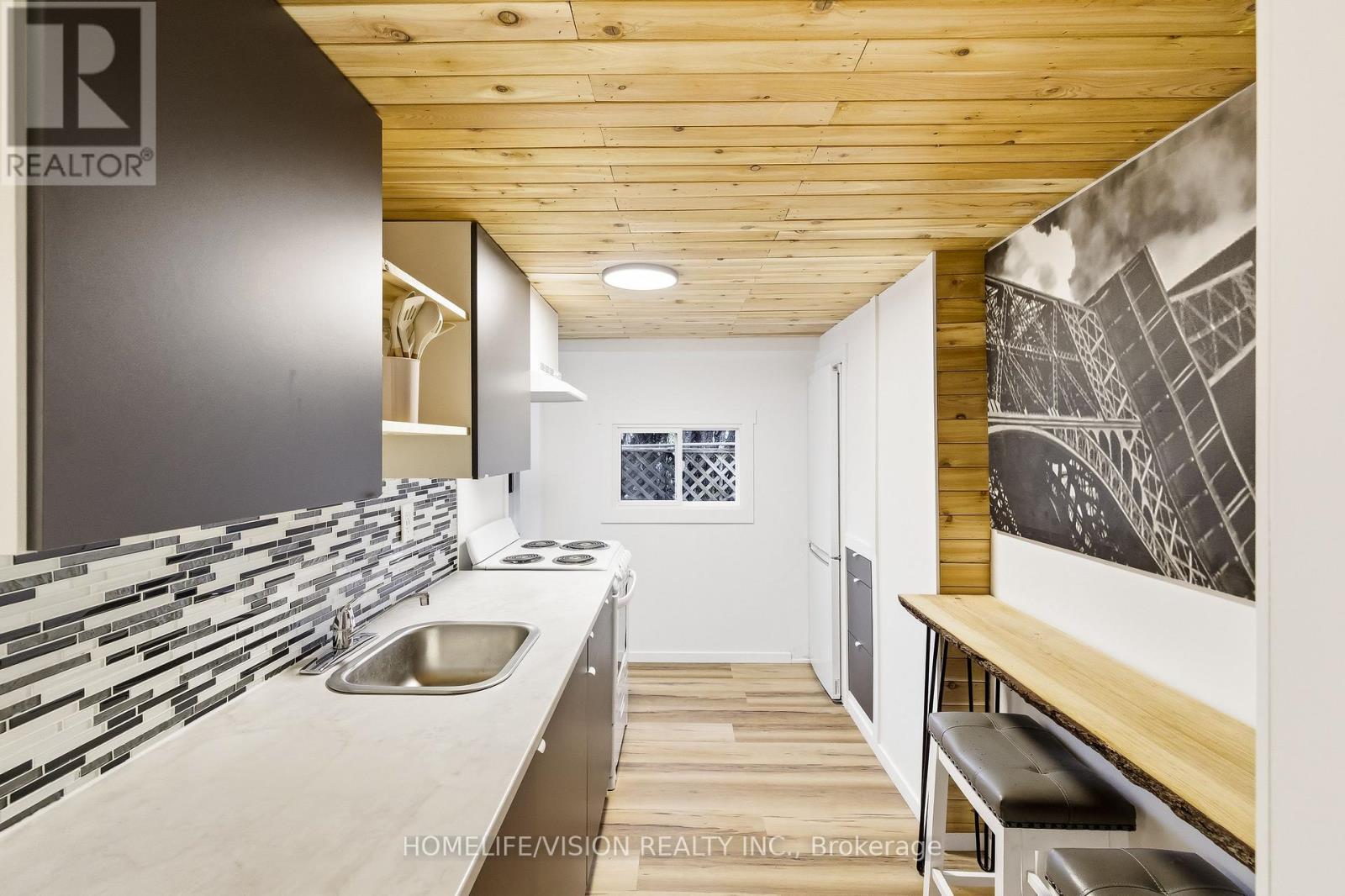 40 Mcgill Drive, Kawartha Lakes, Ontario  L0B 1K0 - Photo 13 - X12964676