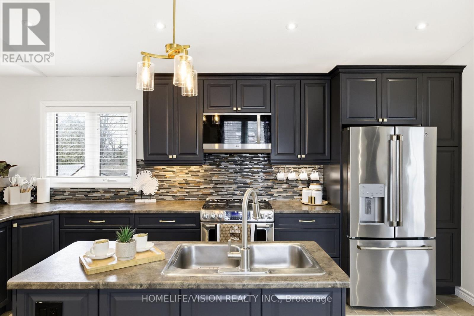 40 Mcgill Drive, Kawartha Lakes, Ontario  L0B 1K0 - Photo 8 - X12964676