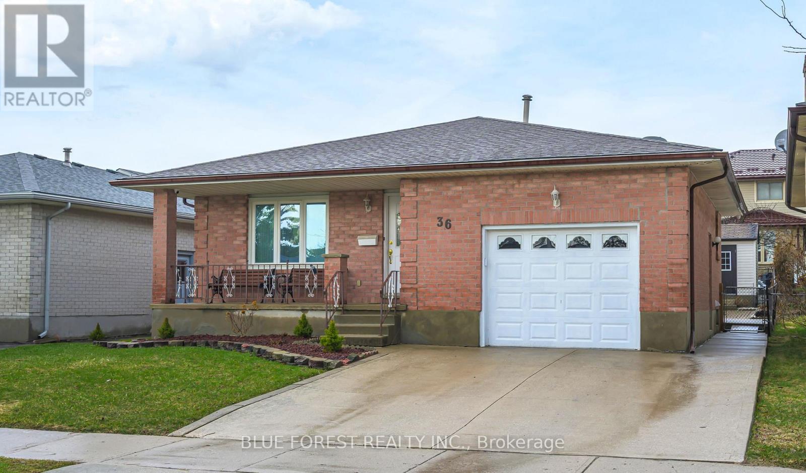 36 Golfdale Crescent, London South, Ontario  N6C 5P1 - Photo 2 - X12877810