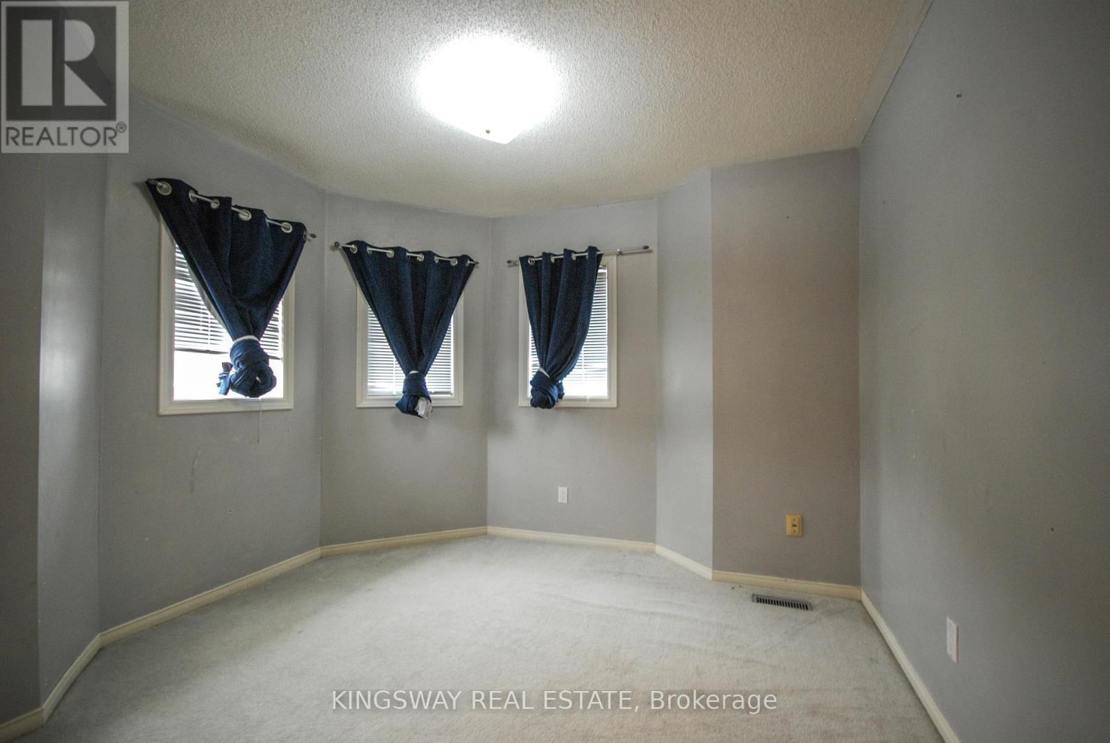 10 - 1485 Torrington Drive, Mississauga, Ontario  L5V 1Y3 - Photo 11 - W12988210