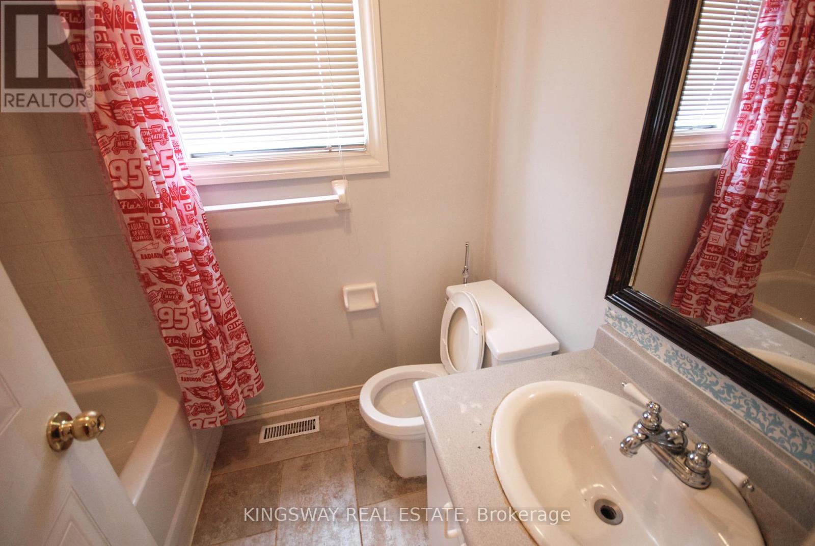 10 - 1485 Torrington Drive, Mississauga, Ontario  L5V 1Y3 - Photo 13 - W12988210